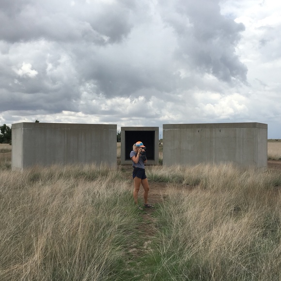 Meet your Posher, Ariana - Picture 1 of 1